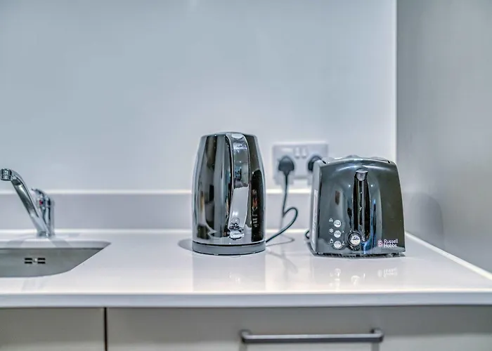 The Trafford Centre - City View - Close To Airport - Sleeps 6 Apartamento *