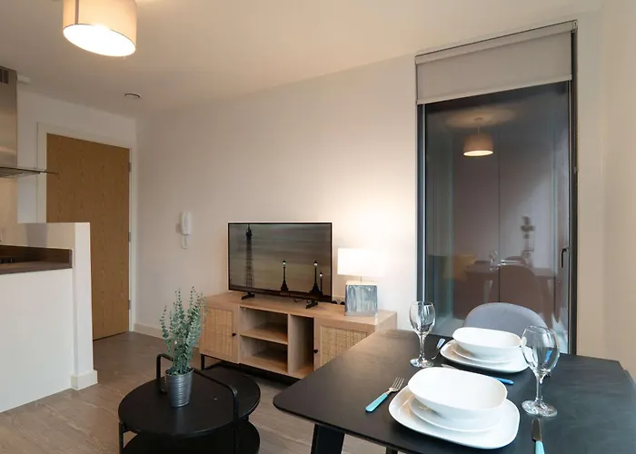 Bright 1 Bed In W Balcony Διαμέρισμα