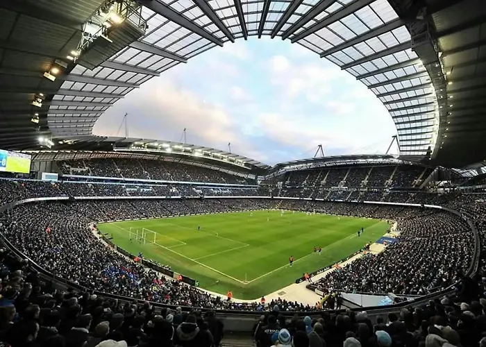 Konukevi Six Bedroom Group Near Mediacityuk With Garden And Lockbox Check In 3*