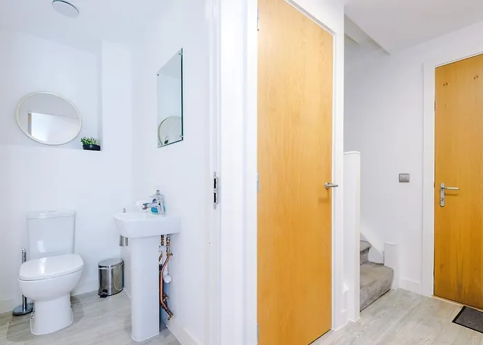 Central, 2 Bedroom, Penthouse Duplex Appartement