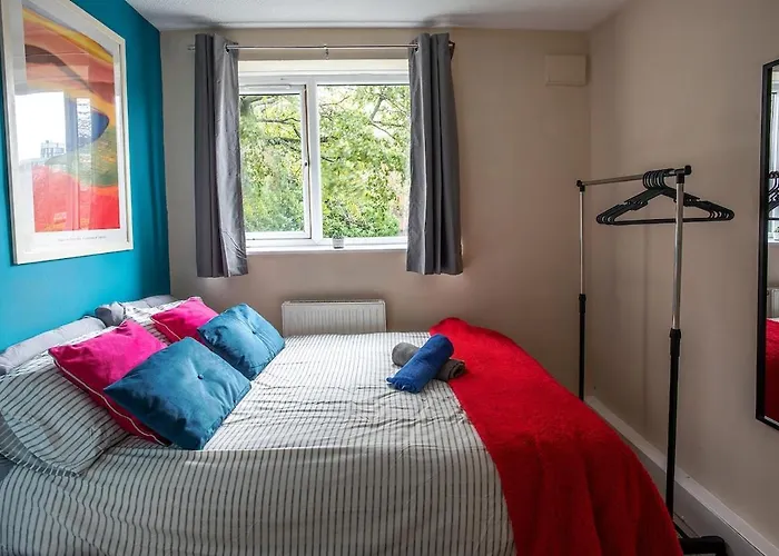 Stylish In Salford With Free Parking Manchester