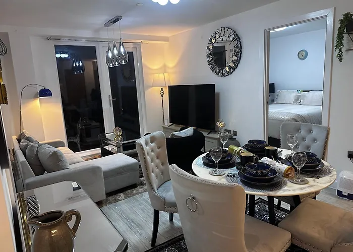 Appartement Mega12 Luxury Modern At Centre,2 Bath, 2 Toilets, 2 King Beds,-free Car Park