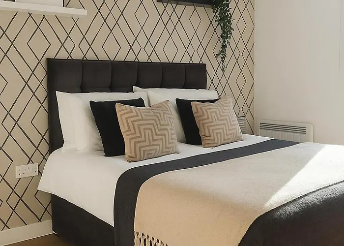 Apartament Designer Penthouse In With Parking Manchester