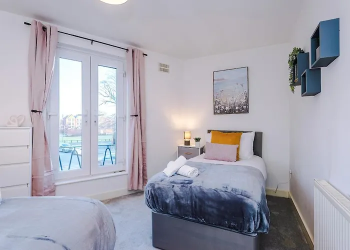 Daire Luxury 2 Bed Close To Coop Etihad And Centre