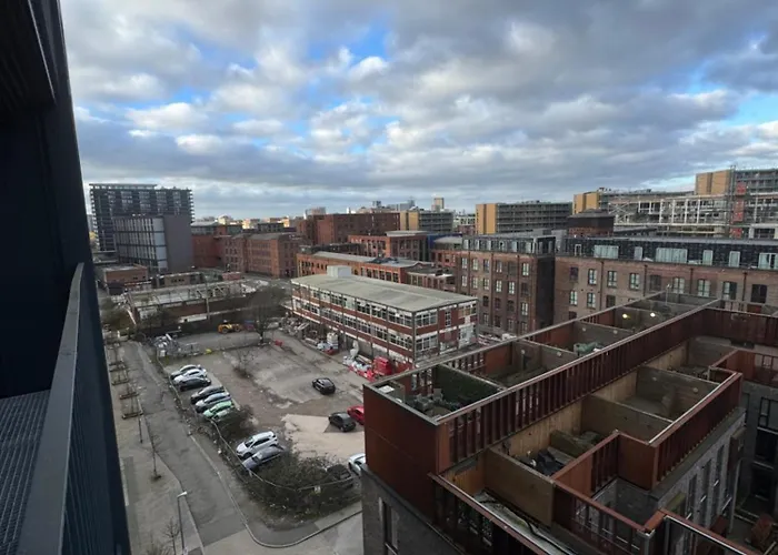 Stylish 2bed Balcony & View Centre