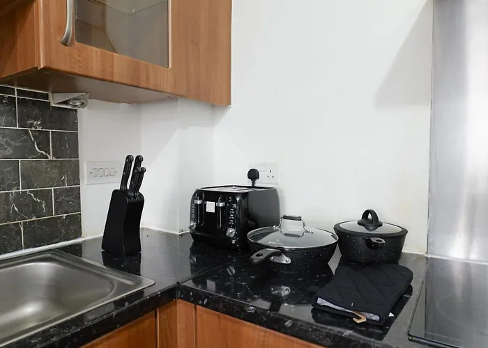 Daire Center Base Spacious With Secure Parking *