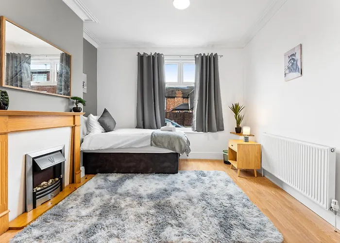 Comfortable 4 Bed - Free Parking & Fast Wifi 덴턴