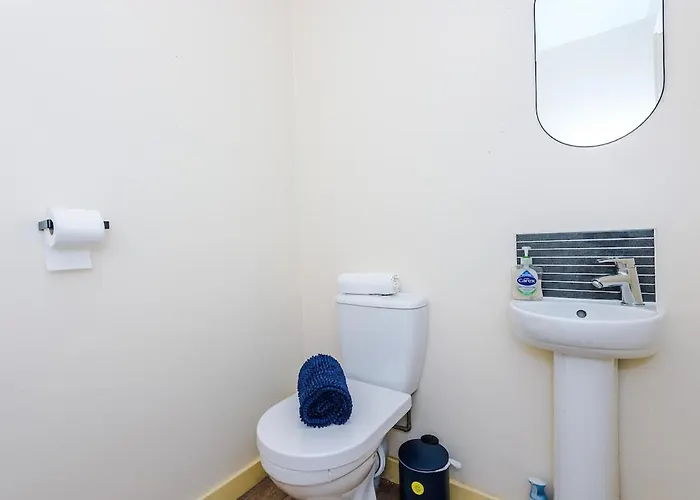 3-Bed Gem By Parydise Properties - Spacious & Elegant Near City Centre & Etihad- Perfect For Business Or Leisure 曼彻斯特