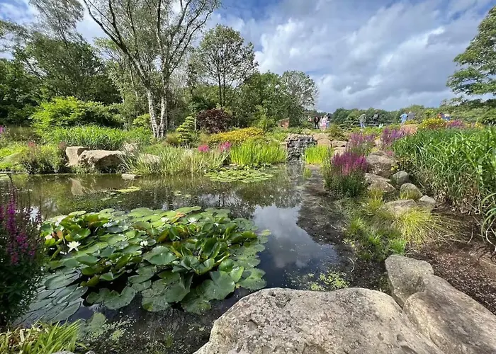 Six Bedroom Group Near Mediacityuk With Garden And Lockbox Check In Konukevi