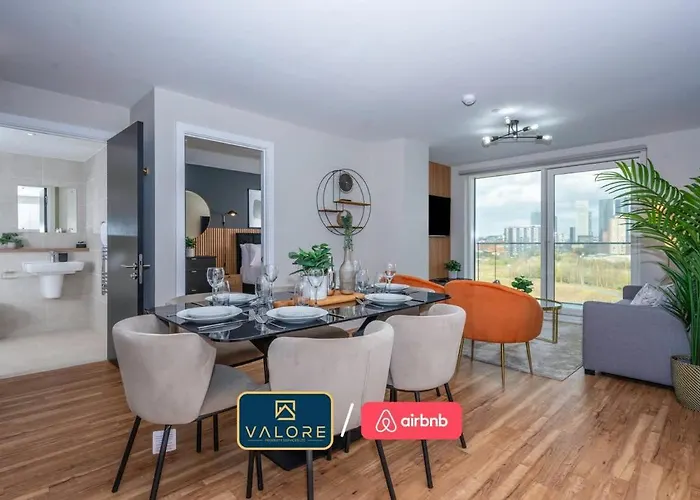 Luxury Waterfront 2br - Free Gym Access & Parking