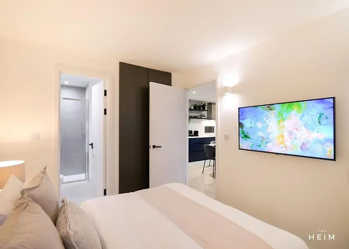 Juniper At The Heim Manchester