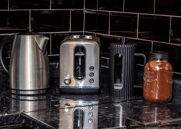 Stylish In Salford With Free Parking *