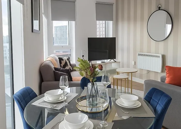 Designer Penthouse In With Parking Διαμέρισμα *