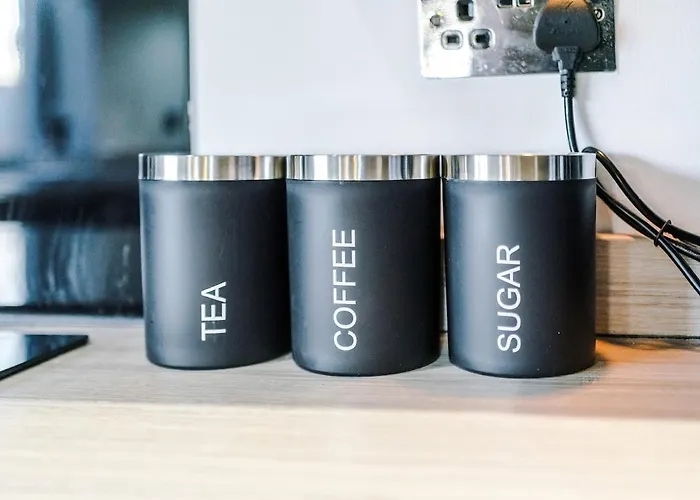 Daire Luxury 2 Bed Close To Coop Etihad And Centre