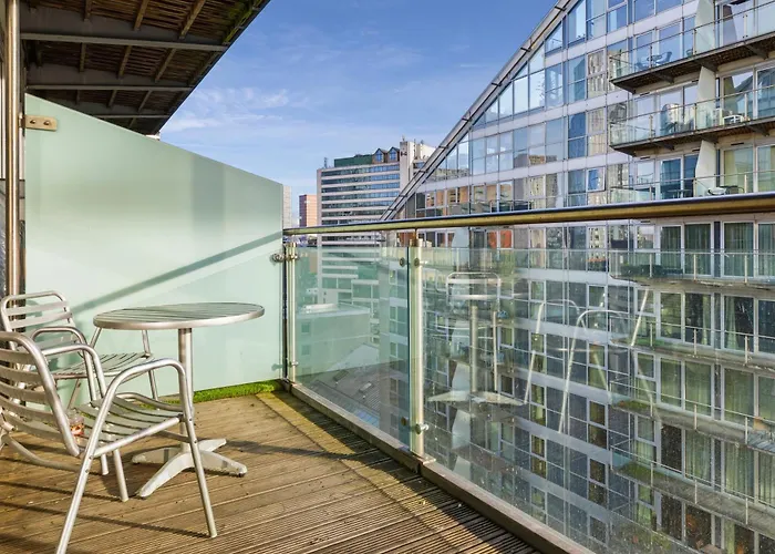 아파트 Centre 1b With Free Private Parking & Balcony