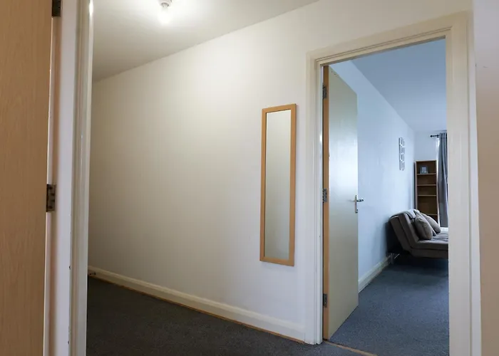 Center Base Spacious With Secure Parking Manchester