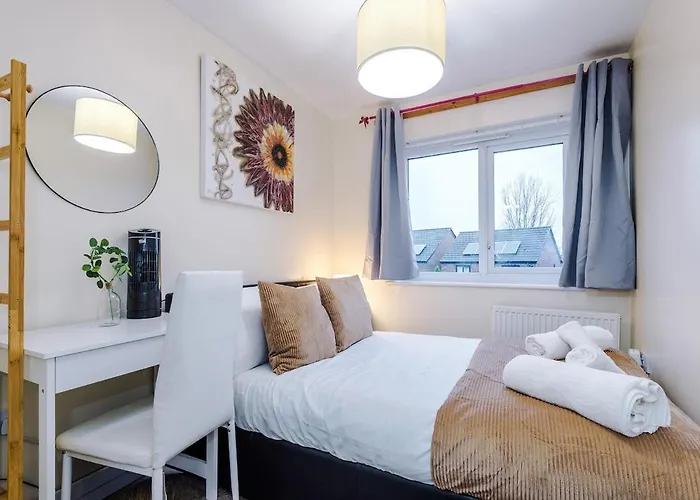 Stylish Lawnswood - Premium 3br For Business Or Work Near Etihad & Centre - Hosted By Parydise