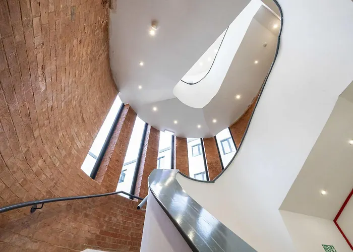 Apartment Spacious 2 Bed Near Media And Old Trafford *