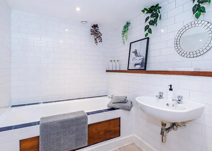 Modern 2br Flat For 4 Full Kitchen *