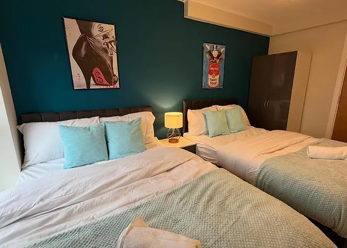 Luxury 5 Bed Centre Apartment Manchester