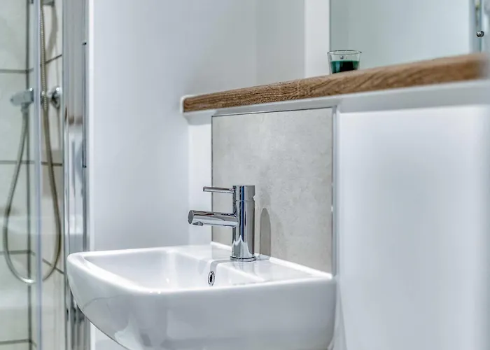 The Trafford Centre - City View - Close To Airport - Sleeps 6 *