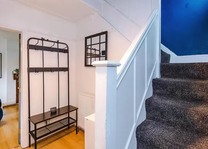 Stylish Home, Sleeps 7, Pool Table, Free Parking, Free Wi-fi, Full Kitchen, Perfect For Groups * 曼彻斯特