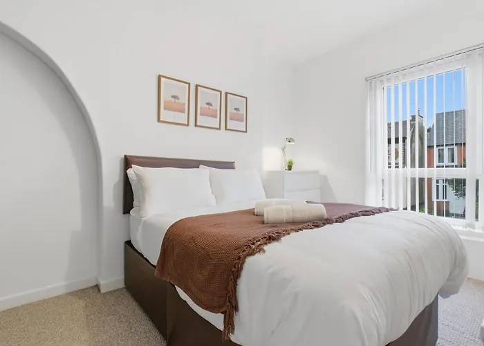 Spacious 4 Bedroom House With Pacman,darts, Netflix By Vista Short Lets