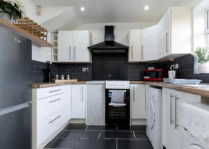 Appartement Free Parking, Large House For Contractors & Families, Sleeps 6, 15mins To Centre *