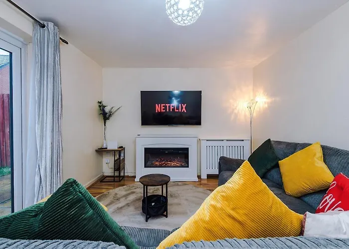 3-Bed Gem By Parydise Properties - Spacious & Elegant Near City Centre & Etihad- Perfect For Business Or Leisure 公寓 *