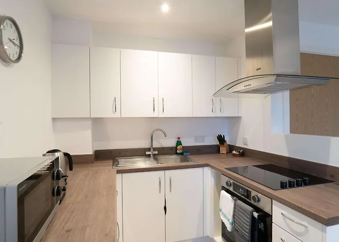 Bright 1 Bed In W Balcony *