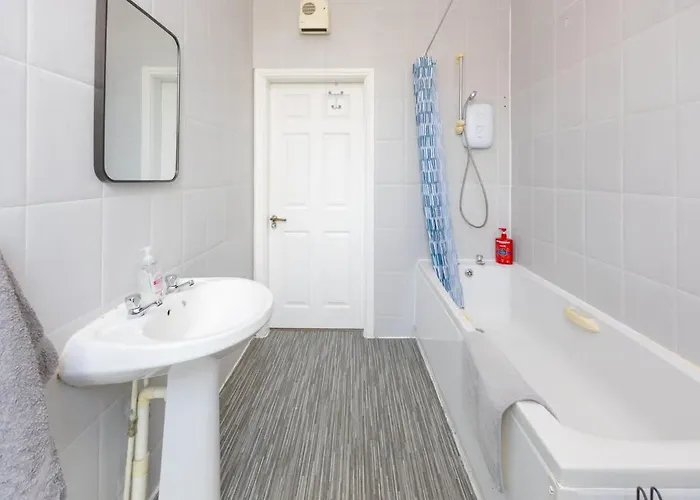 Lägenhet Charming 2-bed In M16