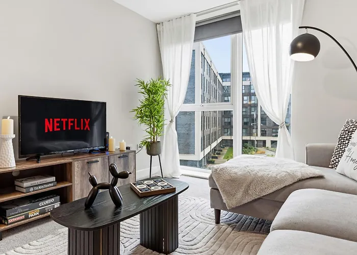 Lux 2bd, Free Parking & Wifi, Near Mcr Center And Media