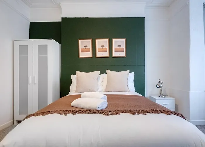 Appartement Spacious 4 Bedroom House With Pacman,darts, Netflix By Vista Short Lets Manchester