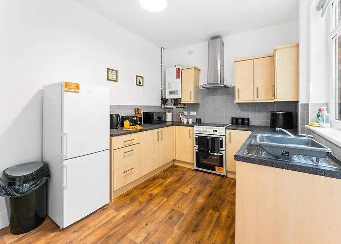 Comfortable 4 Bed - Free Parking & Fast Wifi 덴턴