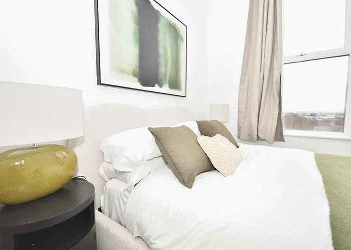 Spacious & Bright 1bed Nr Etihad Stadium * Μάντσεστερ