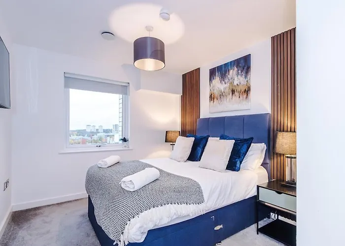 Central, 2 Bedroom, Penthouse Duplex Manchester