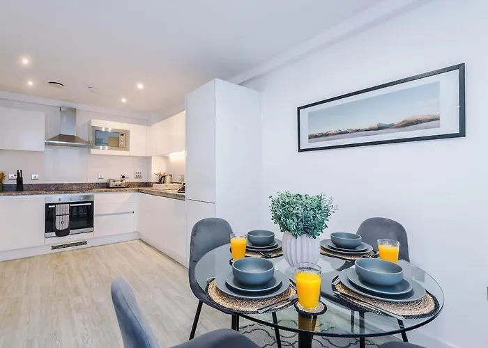 Central, 2 Bedroom, Penthouse Duplex