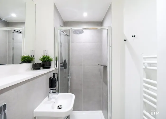 Juniper At The Heim Manchester