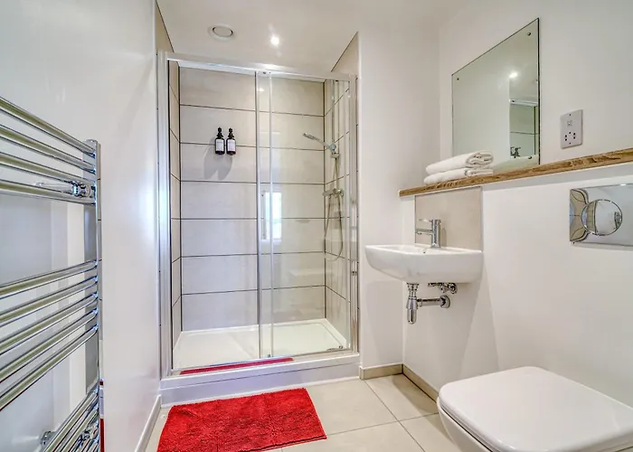 View - 1 Minute To Transport Links - Sleeps 3 * Manchester