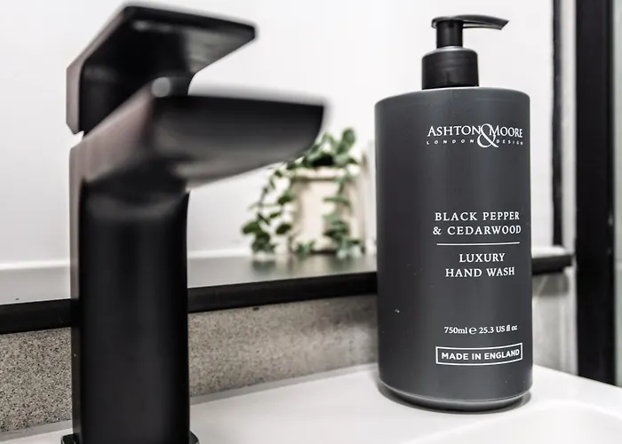 2 Bedroom - Old Trafford - Balcony - Free Parking * Manchester