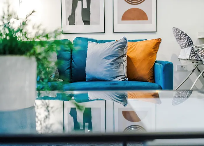 Stylish 1br Near Centre, Salford アパート