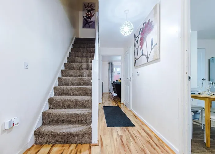 Apartment Stylish Lawnswood - Premium 3br For Business Or Work Near Etihad & Centre - Hosted By Parydise *