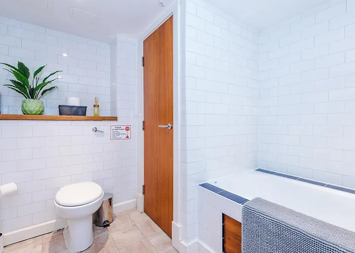 Modern 2br Flat For 4 Full Kitchen * Manchester