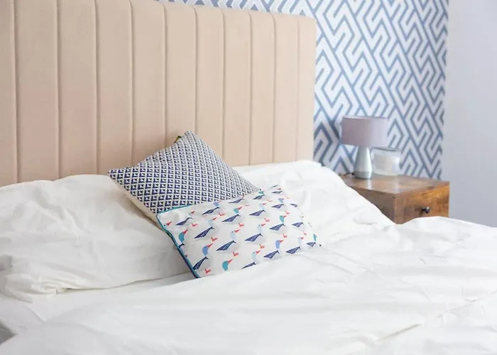 Charming 2-bed In M16 Lägenhet *