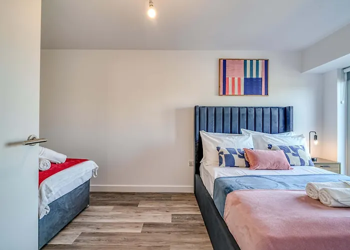 1-br Flat In Eccles - 1 Minute Walk To Train & Tram Station - Sleeps 3 Апартаменты