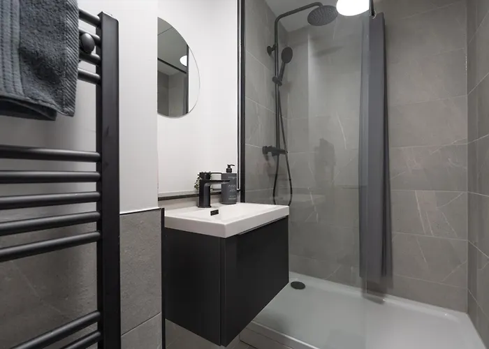 2 Bedroom - Old Trafford - Balcony - Free Parking * Manchester