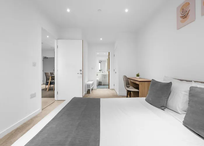 Apartment Centre 2 Bedroom Luxury *