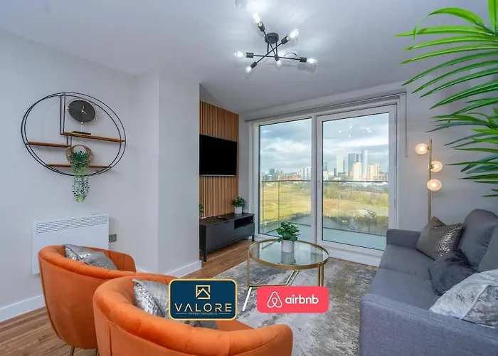 Luxury Waterfront 2br - Free Gym Access & Parking