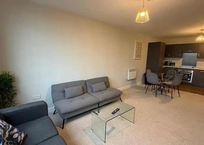 Luxury 5 Bed Centre *