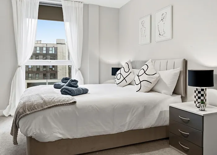 Lux 2bd, Free Parking & Wifi, Near Mcr Center And Media *